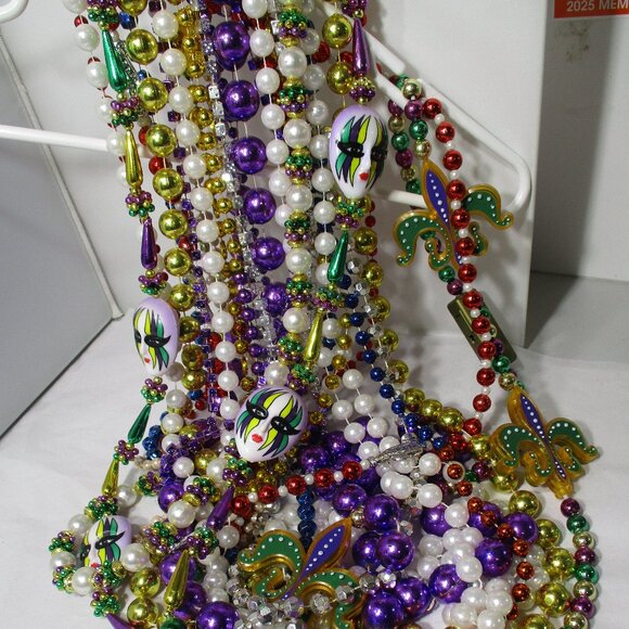 Bundle of Mixed NOLA Mardi Gras Beads Necklaces New Orleans - Picture 7 of 7